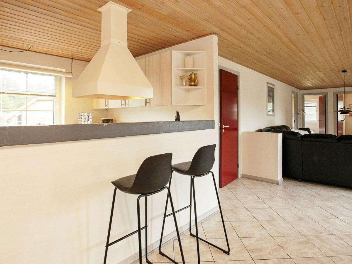 10 Person Holiday Home In Bl Vand Blåvand Habitación foto
