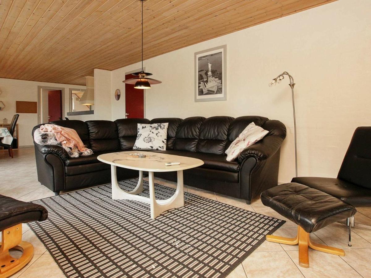 10 Person Holiday Home In Bl Vand Blåvand Habitación foto